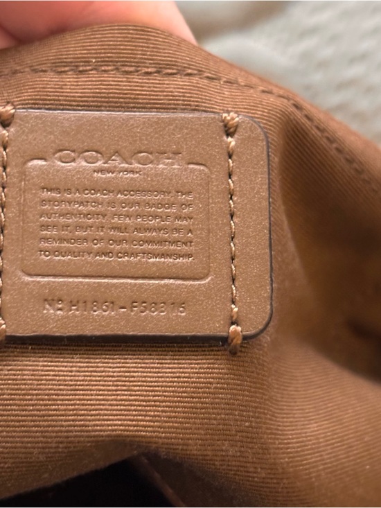 Coach Tan Signature Canvas Crossbody with Leather Pouch excellent condition - Picture 9 of 9